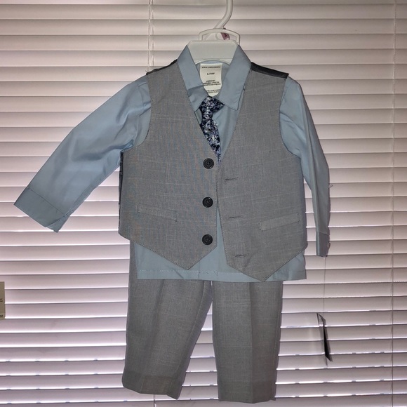 Van Heusen 6-9M Tuxedo - Picture 1 of 2